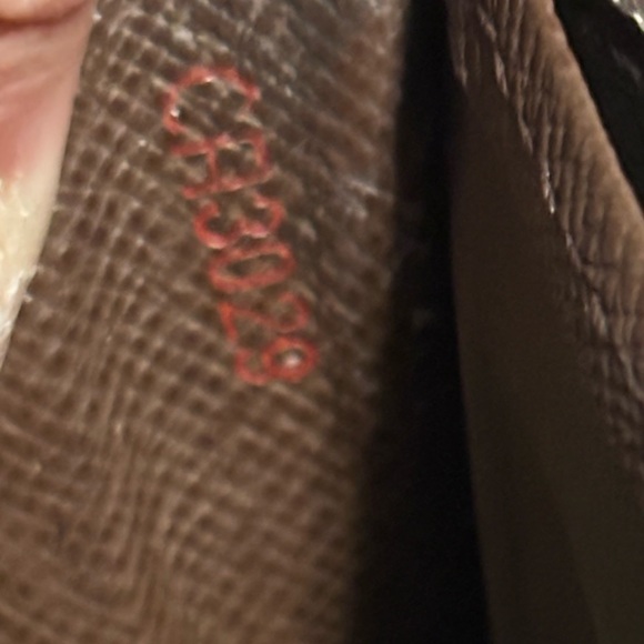 Louis Vuitton CA3029 Damier Ebene Long Wallet - Picture 11 of 15